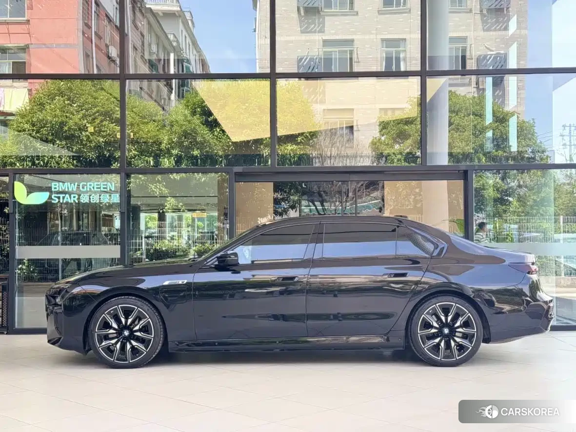 BMW i7 M70L id 4559768 из Китая 7