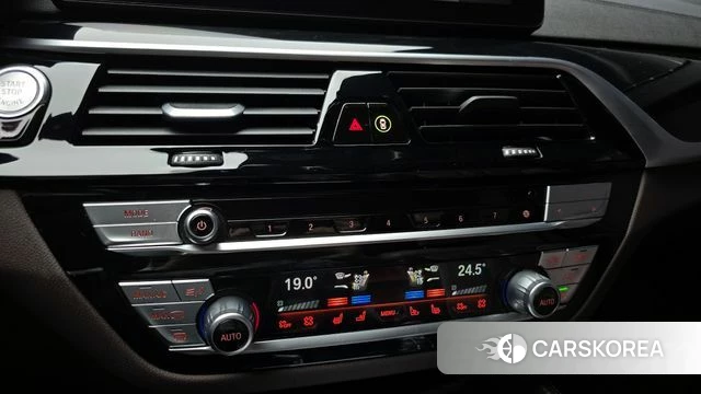 BMW 5 Series (G30) id 3940597 из Кореи 7