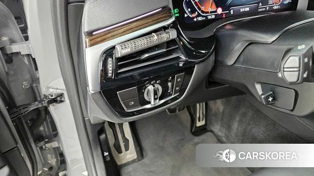 BMW 5 Series (G30) id 4293712 из Кореи 7