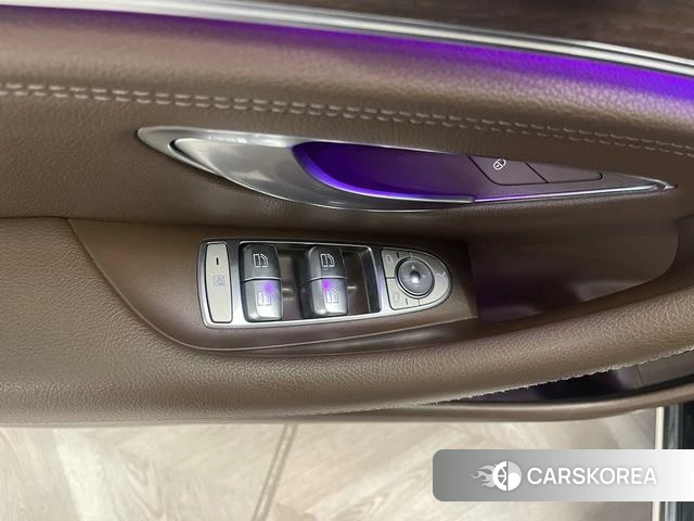 Mercedes-Benz E-class id 4299652 из Китая 7
