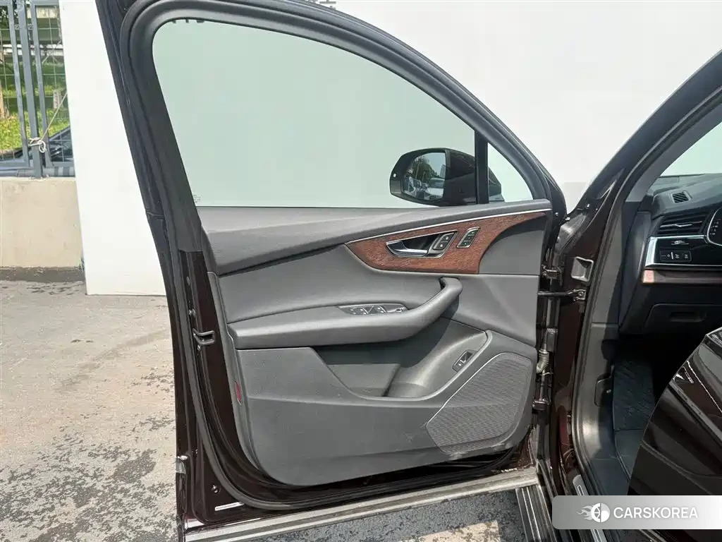 Audi Q7 id 4578358 из Китая 7