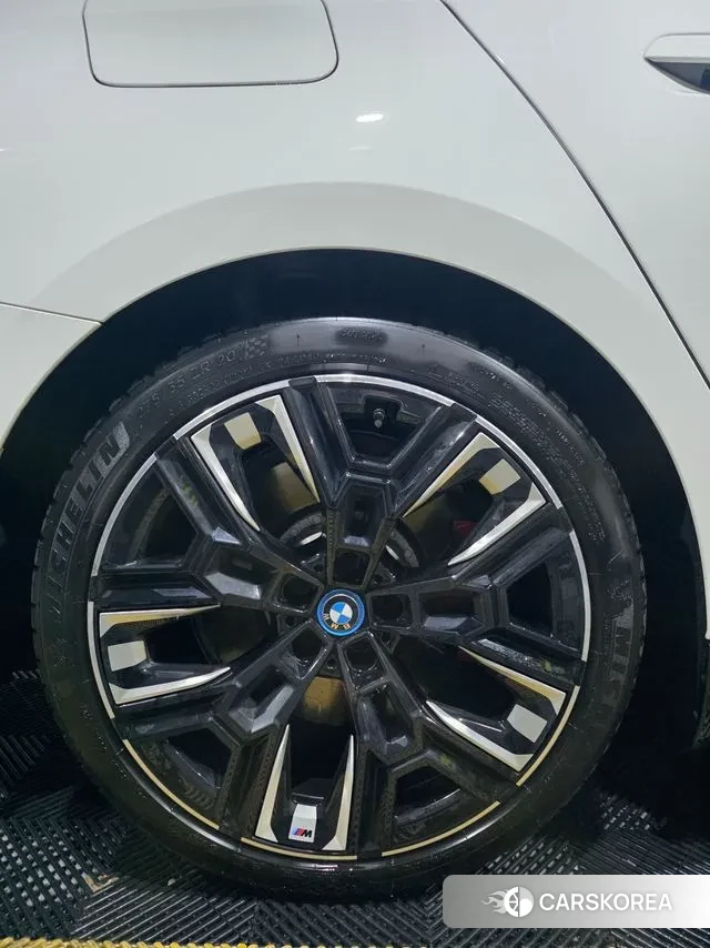 BMW i5 (G60) id 3756880 из Кореи 7