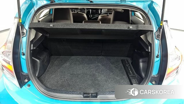 Toyota Prius C id 4459459 из Кореи 7