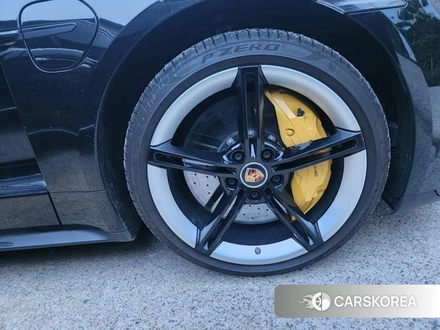 Porsche Taycan id 4561516 из Кореи 7