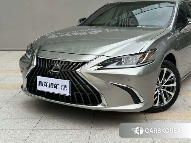 Lexus ES id 4353796 из Китая 7