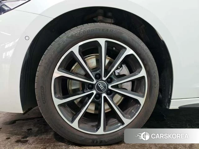 Audi A5L id 4313770 из Китая 7