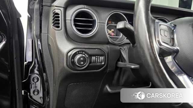 Jeep Wrangler (JL) id 4609896 из Кореи 7
