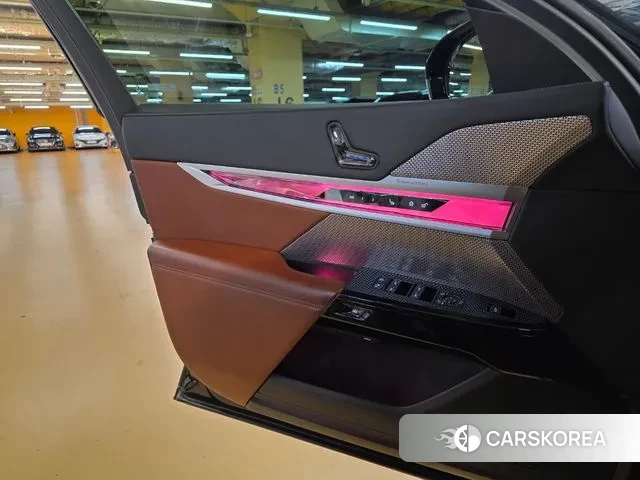 BMW 7 Series (G70) id 3615206 из Кореи 7