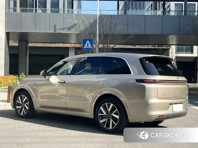 Ideal car Ideal L8 id 3907832 из Китая 7