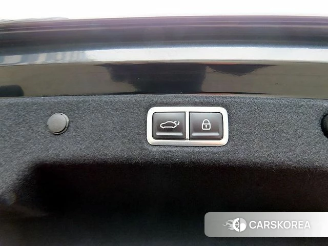 Hyundai Grandeur (GN7) id 3914353 из Кореи 7