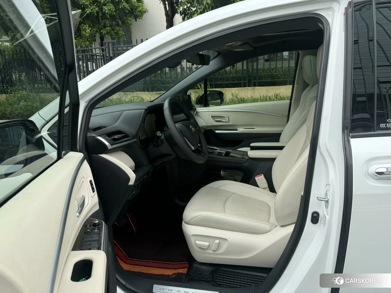 Toyota Granvia id 4510917 из Китая 7