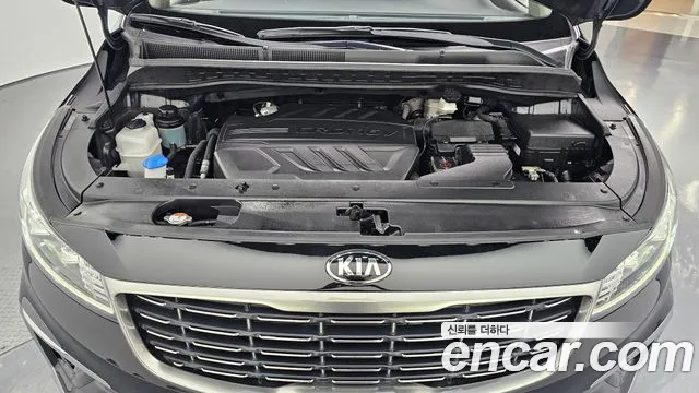 Kia The New Carnival id 2690386 из Кореи 7