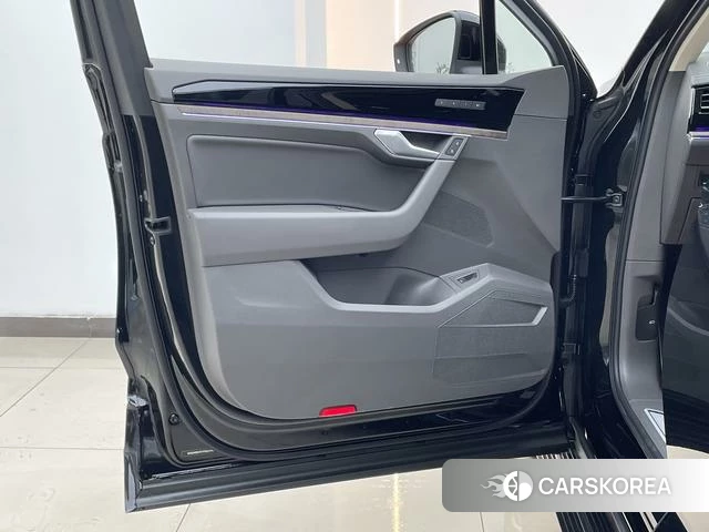 Volkswagen Touareg id 4258632 из Китая 7
