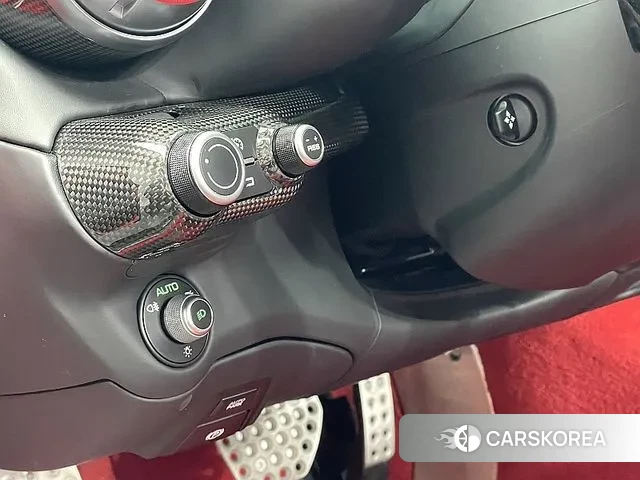 Ferrari 812 GTS id 3640794 из Кореи 7