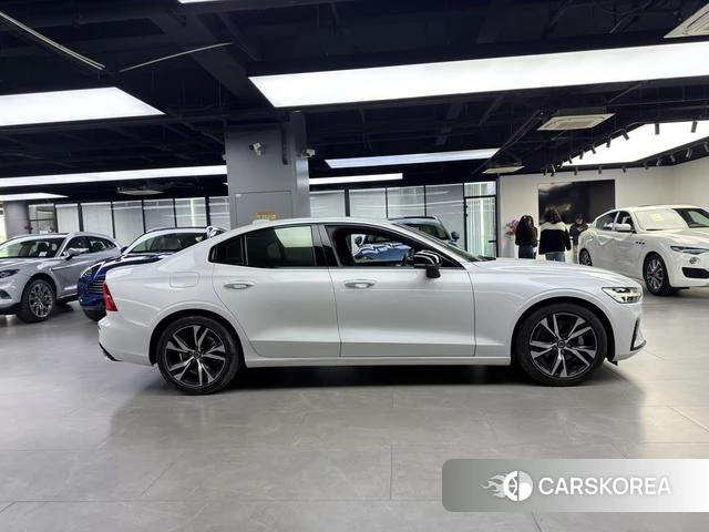 Volvo S60 id 4210812 из Китая 7