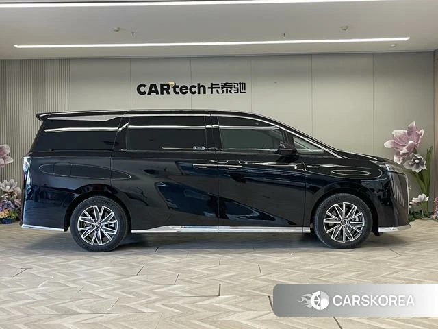 GAC Trumpchi Trumpchi M8 id 4253214 из Китая 7