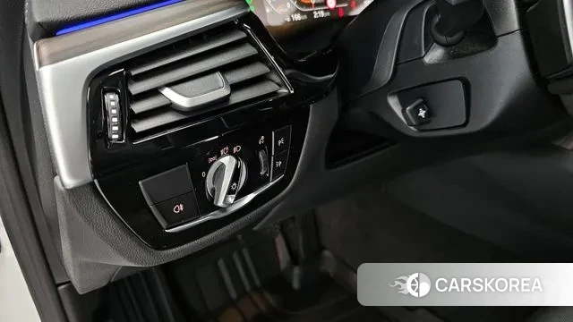 BMW 5 Series (G30) id 3031924 из Кореи 7