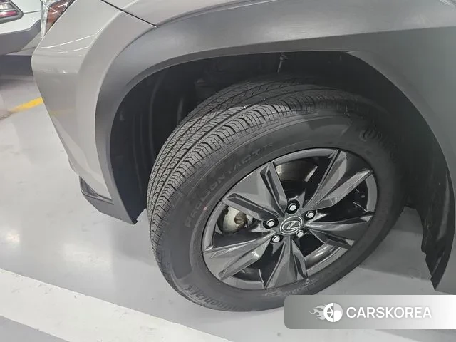 Lexus UX300h id 3619822 из Кореи 7