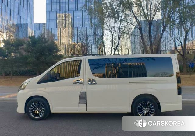 Toyota Hiace id 4257490 из Китая 7