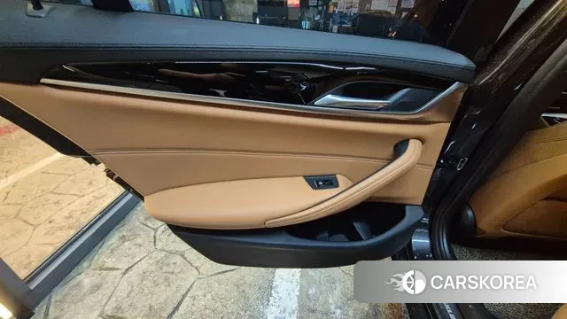 BMW 5 Series (G30) id 3474477 из Кореи 7