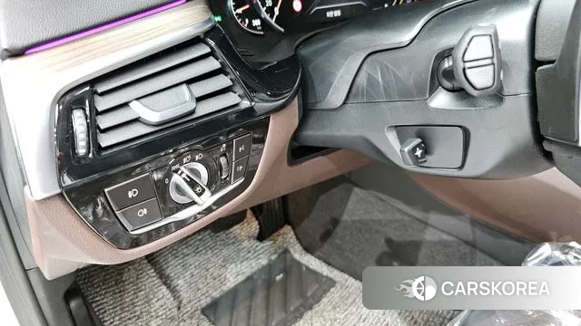 BMW 5 Series (G30) id 3045562 из Кореи 7