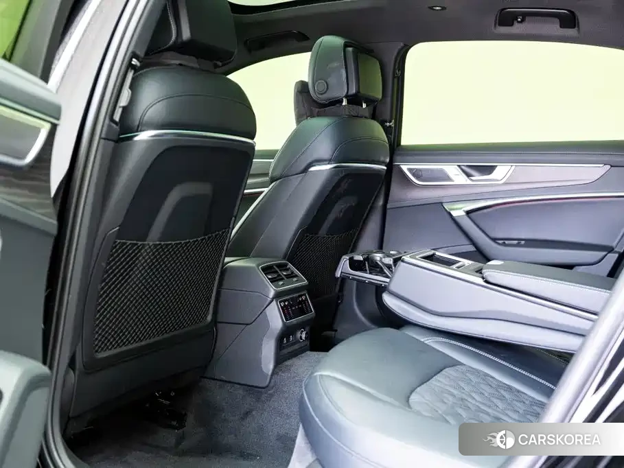 Audi A6L id 4659774 из Китая 7