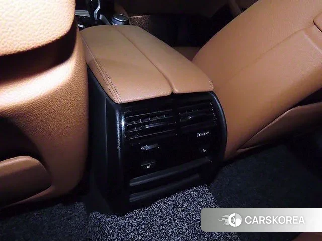 BMW 5 Series (G30) id 3350189 из Кореи 7