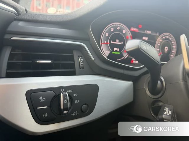 Audi A4L id 4299761 из Китая 7