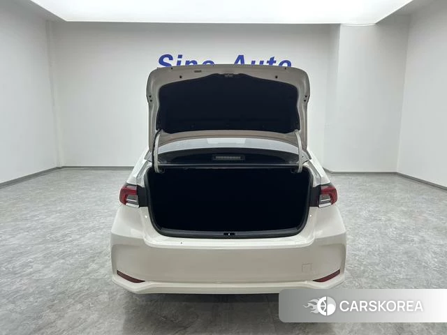 Toyota Corolla id 4258944 из Китая 7