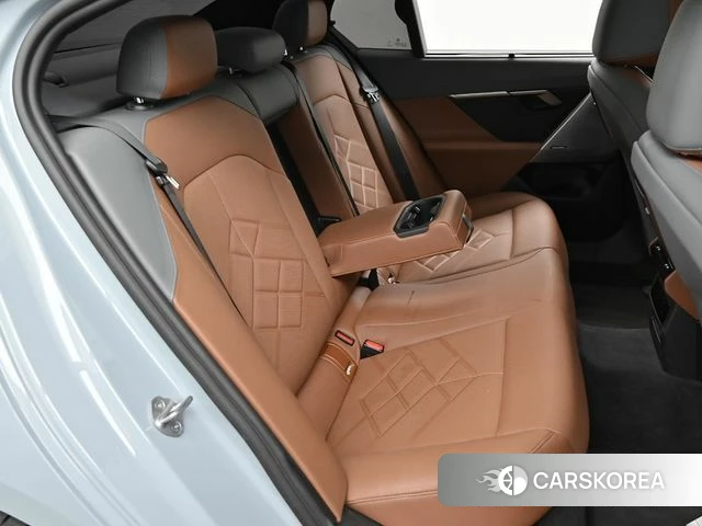 BMW 5 Series (G60) id 4554616 из Кореи 7