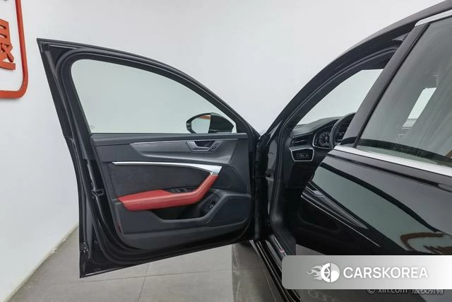 Audi A6L id 4290684 из Китая 7