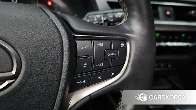 Lexus UX250h id 2976671 из Кореи 7