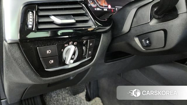 BMW 5 Series (G30) id 4294563 из Кореи 7