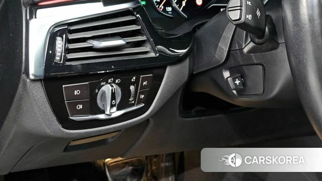 BMW 5 Series (G30) id 3886278 из Кореи 7