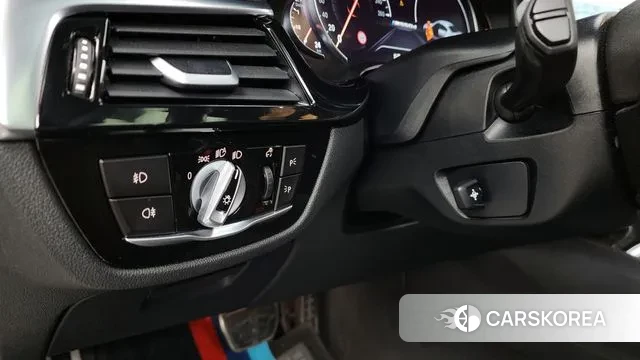 BMW 5 Series (G30) id 3455238 из Кореи 7