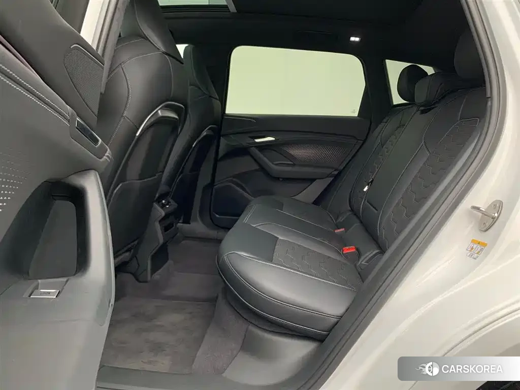 Audi Q6L id 4622471 из Китая 7