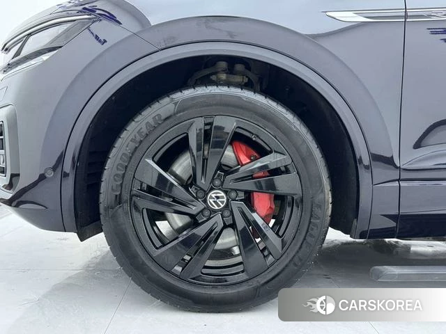 Volkswagen Touareg id 4271070 из Китая 7