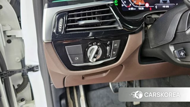 BMW 5 Series (G30) id 3935027 из Кореи 7