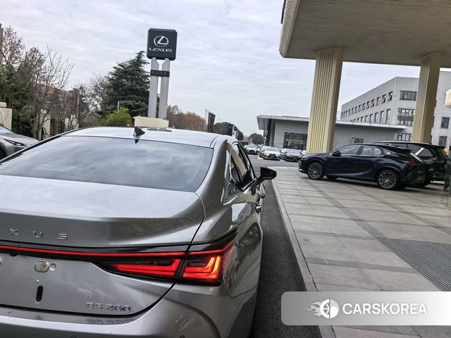 Lexus ES id 4277096 из Китая 7