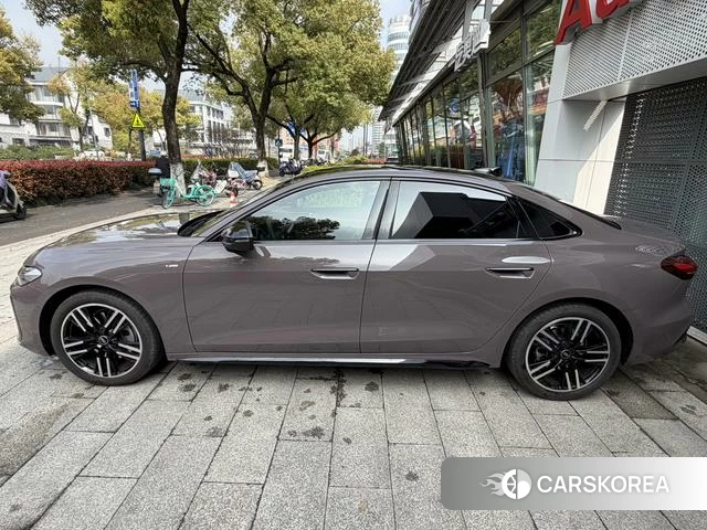 Audi A5L id 4260178 из Китая 7