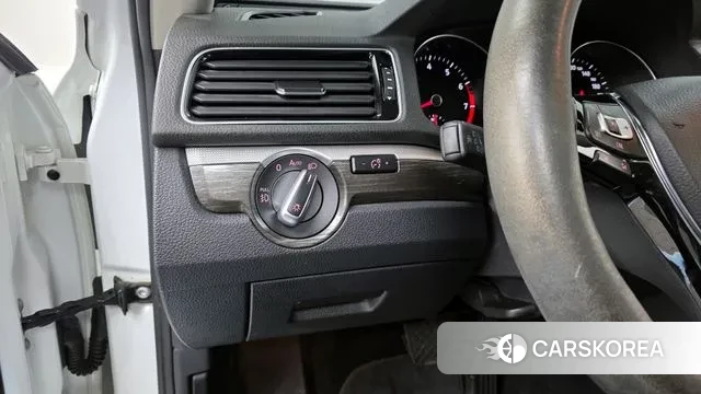 Volkswagen The New Passat id 3713946 из Кореи 7