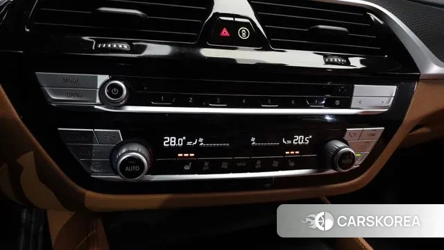 BMW 5 Series (G30) id 3670702 из Кореи 7