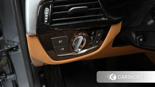 BMW 5 Series (G30) id 4543127 из Кореи 7