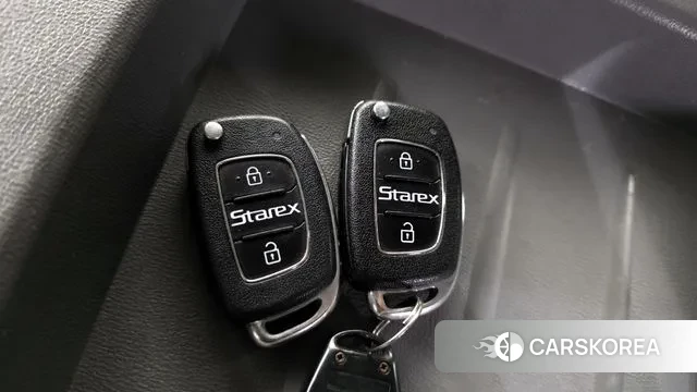 Hyundai The New Grand Starex id 3489902 из Кореи 7