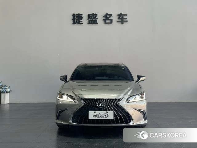 Lexus ES id 4273697 из Китая 7