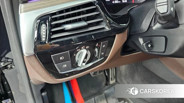 BMW 5 Series (G30) id 4770113 из Кореи 7