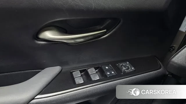 Lexus UX250h id 3666394 из Кореи 7