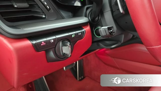 Porsche 911(992) id 4691828 из Кореи 7