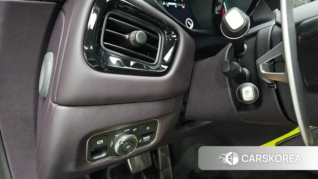 Aston Martin Vantage 2nd Generation id 3843979 из Кореи 7