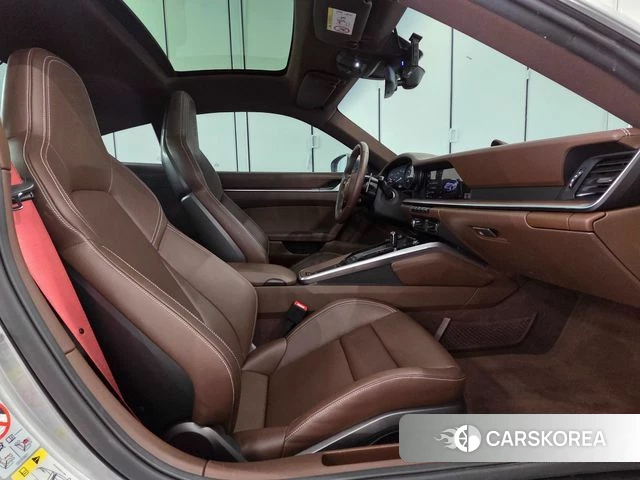 Porsche 911(992) id 4905229 из Кореи 7